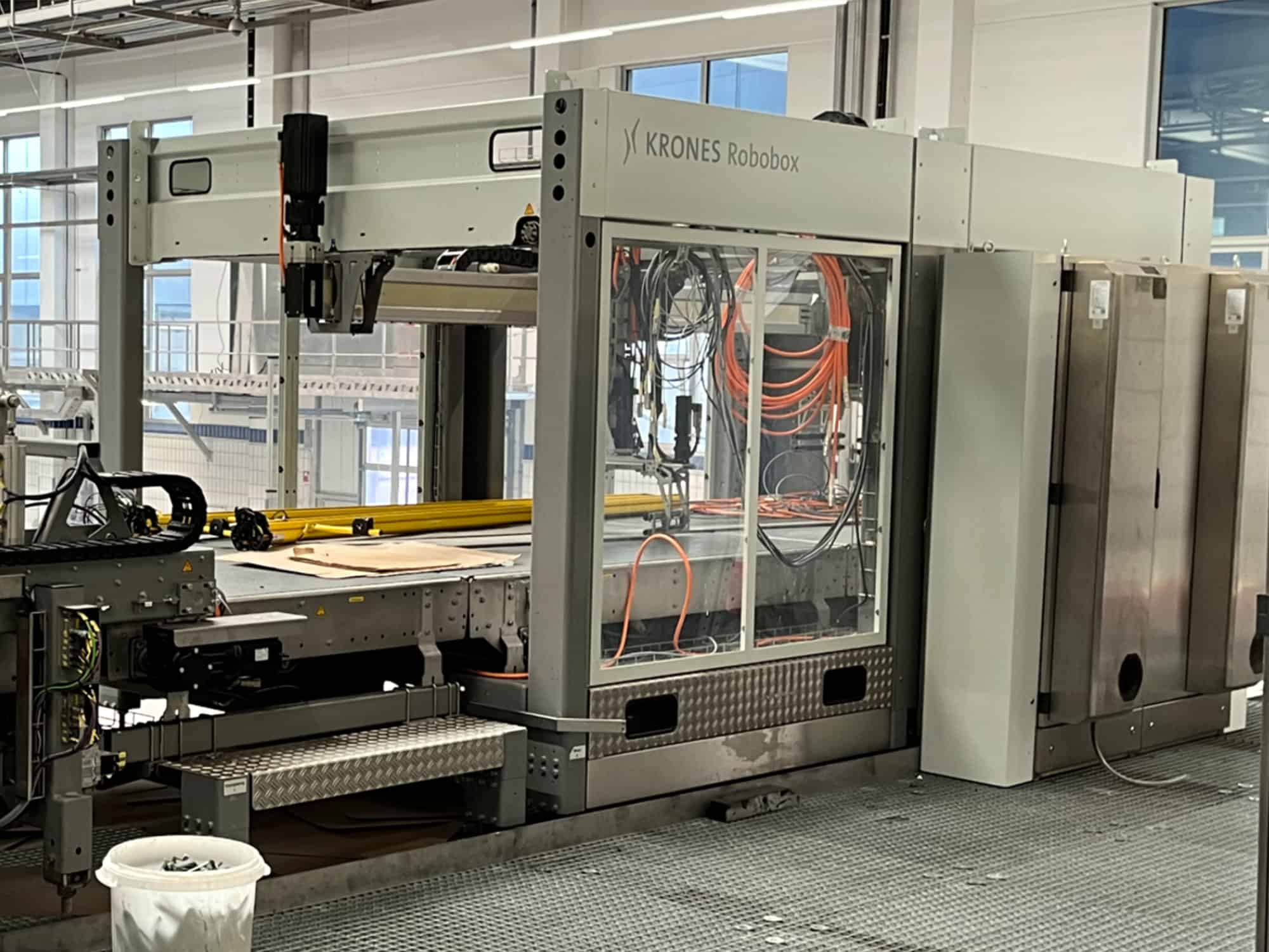 Vista lateral de Krones Modulpal 2A / Robobox
